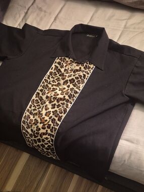 Leopard-Accent Rockabilly Shirt- Casual Collared Shirt